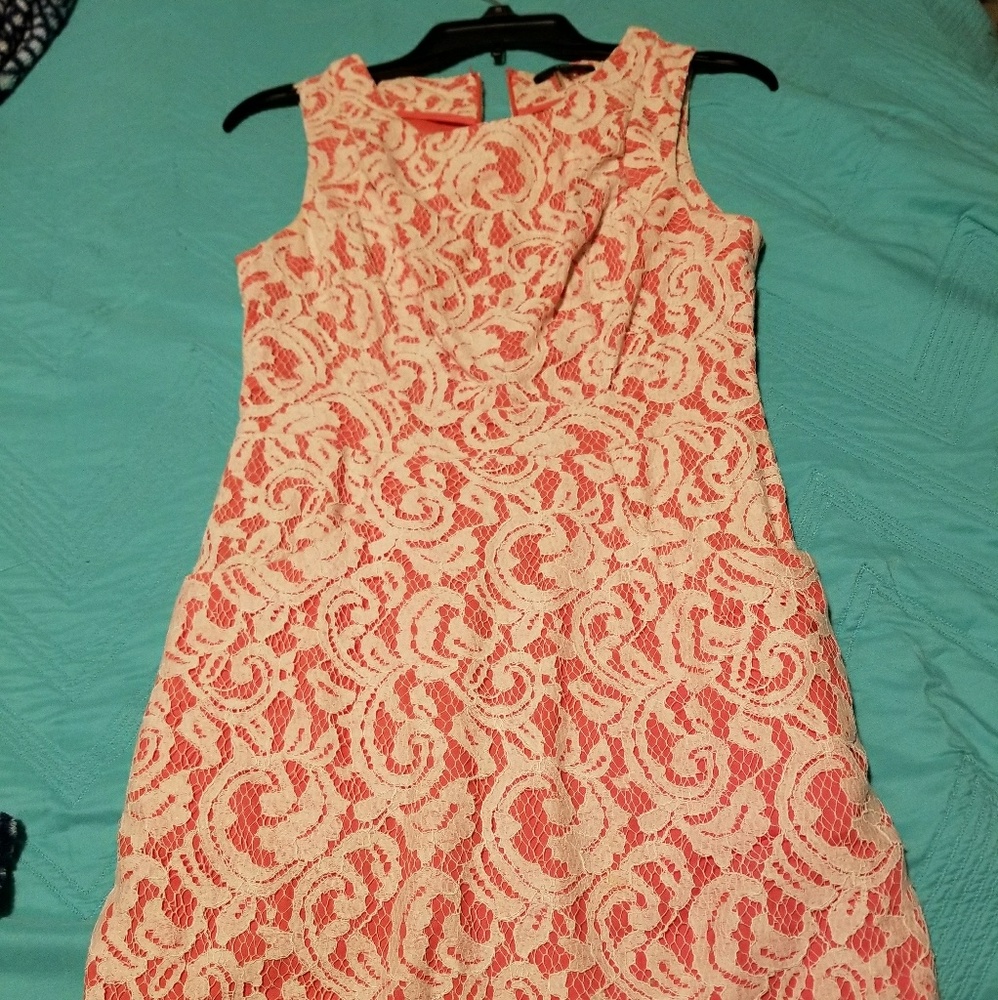 Tart Sleeveless lace mini dress with pockets